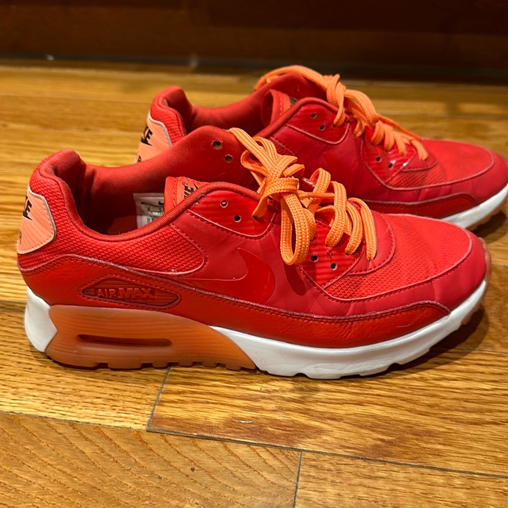 Nike Air Max sneakers, carrot peach color, size 8